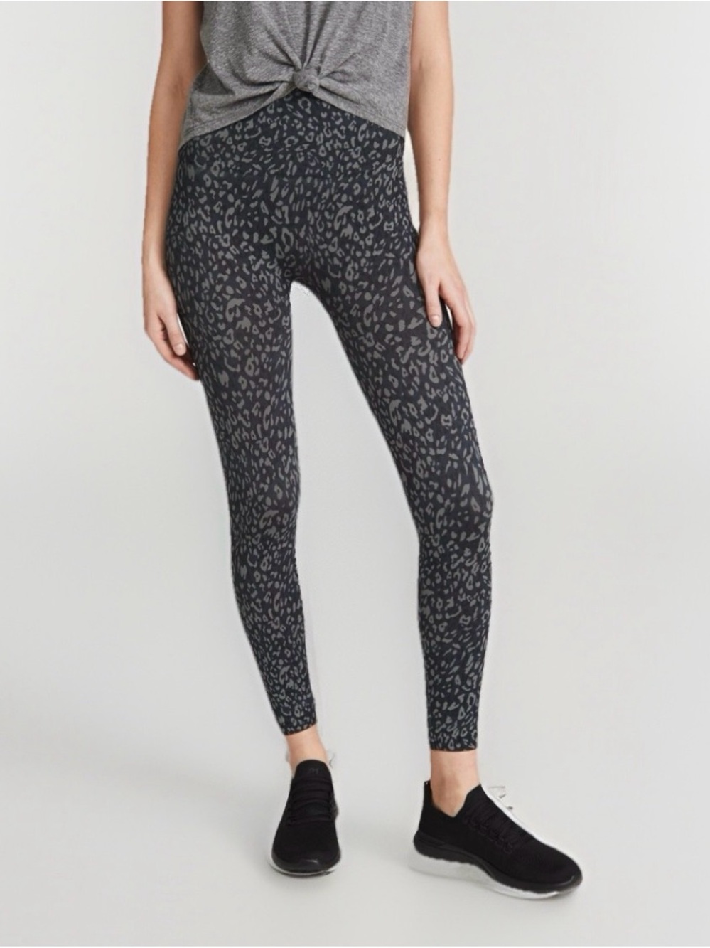 Spanx Look at Me Now Seamless Leggings Women's XL Gray Mini Leopard Slim Fit